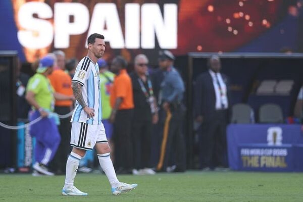 Argjentina, inekzistente në finale. Shifra tronditëse, “viktima” e parë ishte Messi. “L’Equipe”: “Do të duhej një grabitje…”