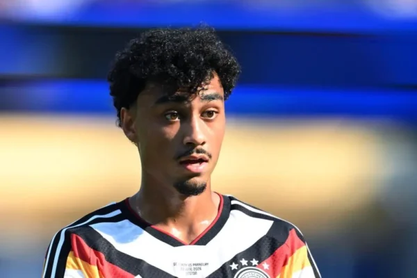 Nathaniel Brown mbërrin për vizitat mjekësore, gati firma me Bayern Munich deri më 2031