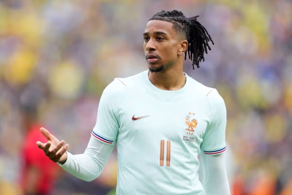 Real Madridi pret lëvizjen e Olises, por një marrëveshje me Bayernin po e vonon transferimin