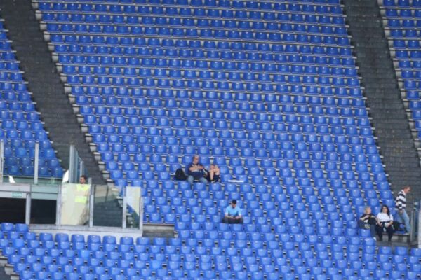 Tifozët e klubit të njohur në Serie A refuzojnë mbi 90% të biletave sezonale. Arsyeja? Presidenti i klubit…
