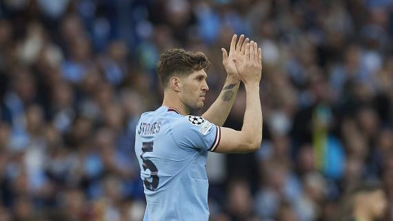 John Stones është lojtar i lirë dhe i etur për t’u bashkuar me Serie A, të gjithë i tremben gjendjes së tij fizike