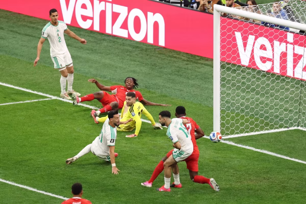 Xhaka e Zvicra eliminojnë Algjerinë