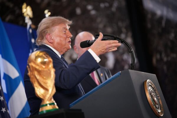 Edhe Trump kritikon taktikat e Tuchel: Harry djalë fantastik, gabuan duke e kthyer në mbrojtje!