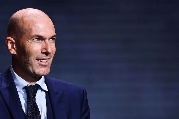 Zidane realizon ëndrrën, merr drejtimin e Francës pas viteve të pritjes