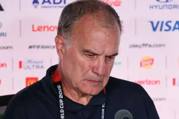 Bielsa largohet nga Uruguai pas dështimit në Botëror: I zhgënjyem të gjithë