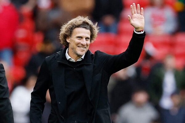 Diego Forlan zgjidhet trajneri i ri i Uruguajit, firmos kontratë 9-mujore