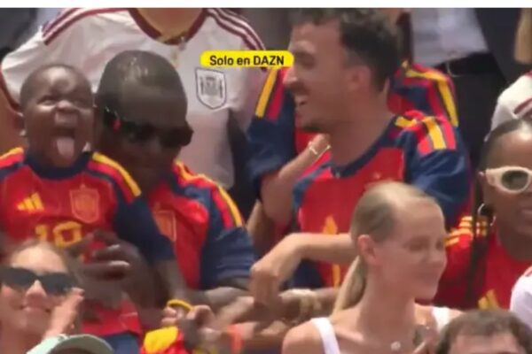 Vëllai i Lamine Yamal bëhet viral me festën e tij të veçantë pas golit të dytë të Spanjës (video)