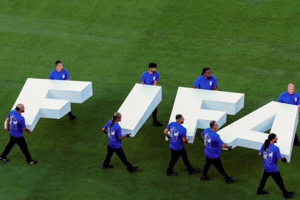Infantino vazhdon në rrugën e tij: Askush s’po shet futbollin!
