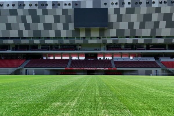 Përgatitjet për Euro U-21 2027/ Fusha e re e stadiumit “Air Albania”, gati në shtator