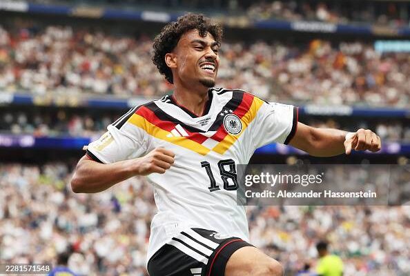 Bayern Munich zyrtarizon transferimin e Nathaniel Brown nga Eintracht Frankfurt