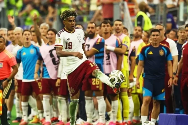 Pushim historik në finalen e Botërorit: FIFA pritet të zgjasë pauzën e pjesës së parë në 25 minuta