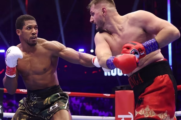 Kristian Prenga reagon pas humbjes nga Anthony Joshua: Më falni të gjithë, nuk ju bëra krenar