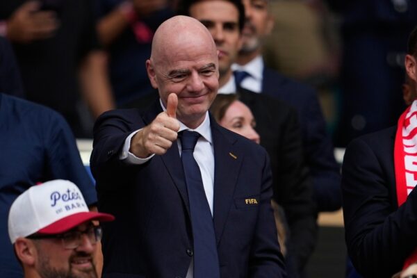 “Provokon” Infantino, 70 dollarë për të marrë pjesë në konferencën e tij për shtyp!