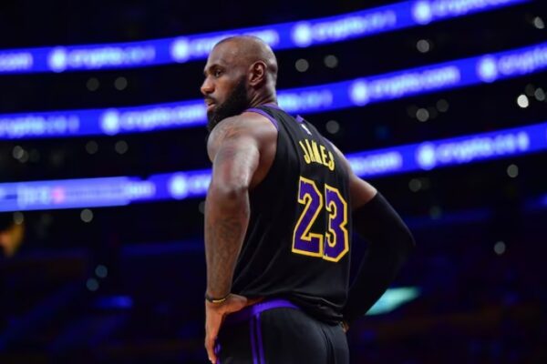LeBron James fut në ngërç NBA-në, nuk do të ketë kalendar pa mësuar se ku do të luajë