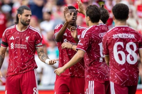 “E dua këtë klub”, sulmuesi i shpreh dashurinë Liverpool-it dhe iu mbyll derën njëherë e mirë klubeve të Serie A