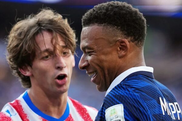 Mbappé “mirëkupton” paraguajanët: Secili lufton me armët e veta!