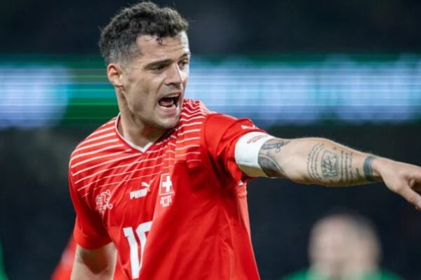 Xhaka në top 3 mesfushorët për pasimet drejt sulmit
