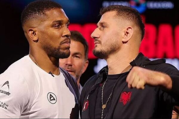 Këtu mund ta shikoni super ndeshjen mes Kristian Prengës dhe Anthony Joshuas