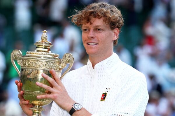 Tenis/ Sinner sërish “mbret” në Wimbledon, mposht Zverev pas 4 setesh në finale
