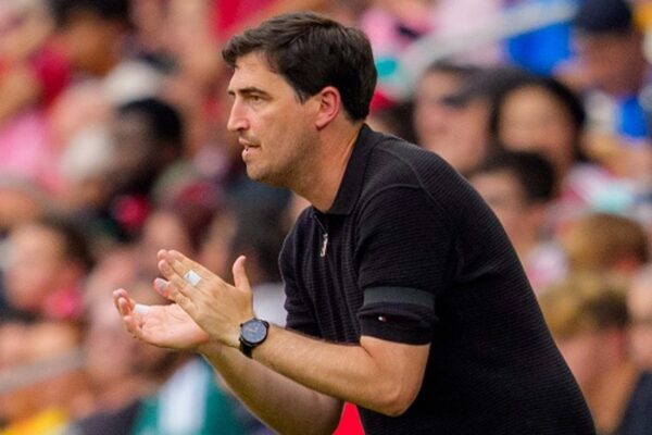 Iraola kërkon përforcime në mbrojtje, Liverpool hedh sytë nga Milan