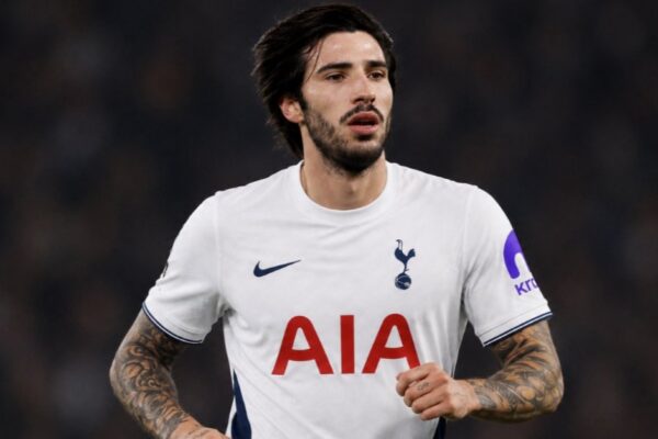 Tottenham nuk njeh limite. Pasi siguroi Tonalin, objektivi i radhës: ylli 60 milionë eurosh i Man. City