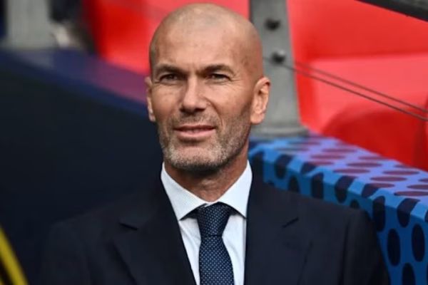 Zidane zëvendëson Deschampsin te Franca