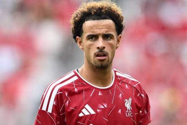 Curtis Jones kërkohet nga Interi, Liverpooli gati ta shesë