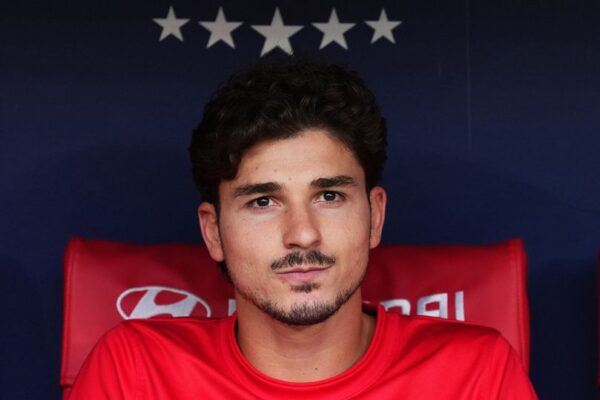 Julian Alvarez kërkon largimin nga Atletico, Barcelona mbetet dëshira e tij