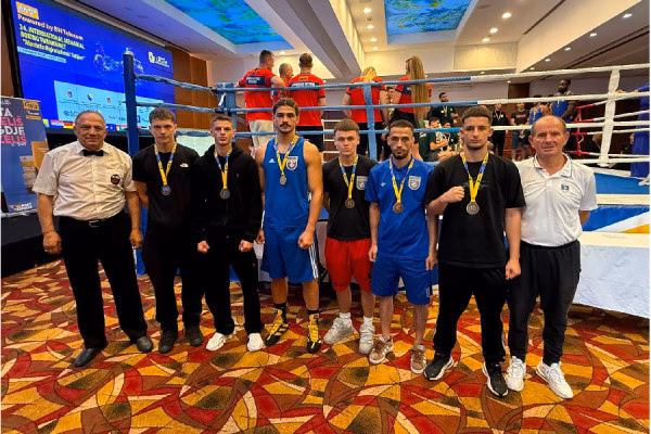 ​Kosova shkëlqen në Sarajevë, rrëmben gjashtë medalje në turneun e boksit