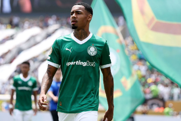​Man City në bisedime për anësorin brazilian
