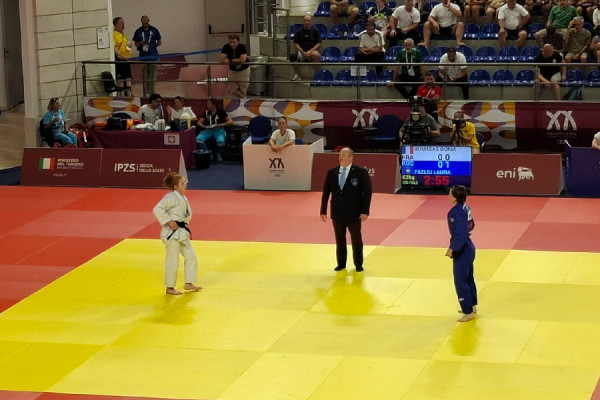 Laura Fazliu fantastike, shkon në finale të Lojërave Mesdhetare – lufton për medaljen e artë