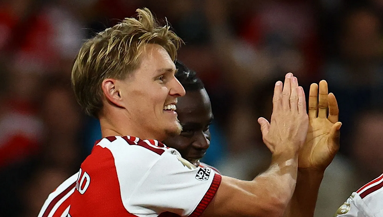 Arsenal-i e nis me fitore, kundër Coventry nuk ka history (Video)