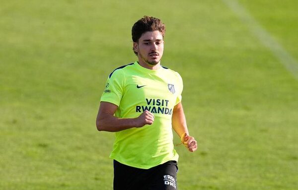 Julian Alvarez kërkon takim urgjent me drejtuesit e Atletico Madridit për transferimin te Barcelona