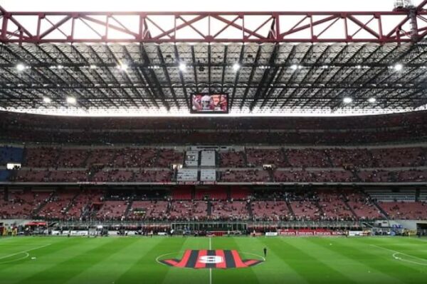 Milani dhe tifozët kujtojnë Barezin, emocione të forta në “San Siro”