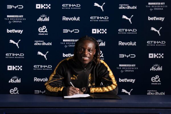 Jeremy Doku rinovon me Manchester Cityn, kontrata e re deri në vitin 2031