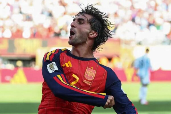 Nga Camp Nou në Paris? – Ferran Torres gjithnjë e më afër PSG-së