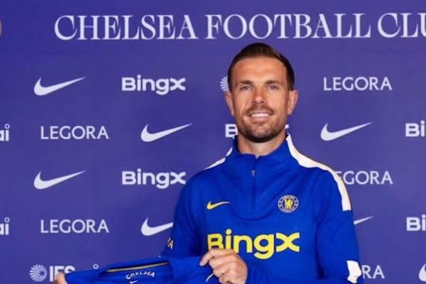Chelsea prezanton ish-kapitenin e Liverpoolit