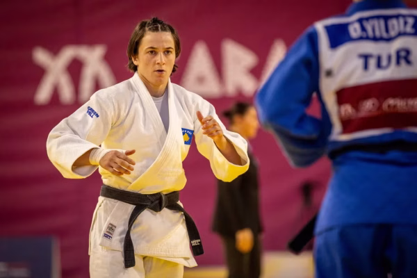 Laura Fazliu në finale të Lojërave Mesdhetare, i siguron vendit edhe një medalje