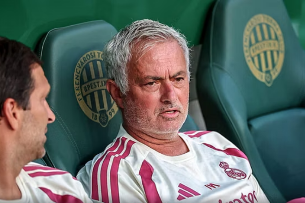 Mourinho i pakënaqur: “Vetëm Bernardo Silva nuk mjafton, na duhet edhe një tjetër”