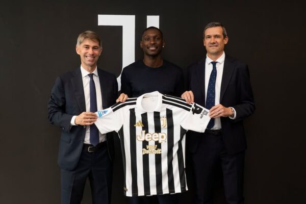 Juve, më në fund Kolo Muani: e pret fanella me numrin 9
