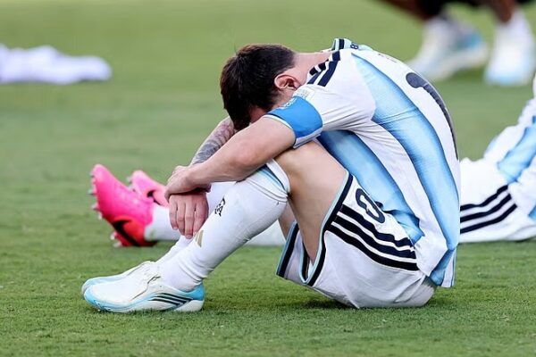Dhimbja e Leo Messit bashkon Barcelonën dhe Real Madrid