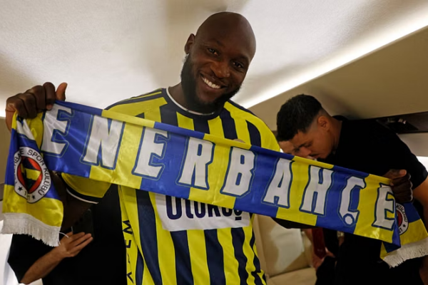 Prezantohet Lukaku: Turqia është shtëpia ime e dytë, dua të fitoj gjithçka me Fenerbahçen