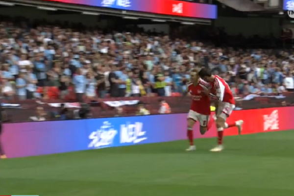 Arsenal-i dominon City-n, Odegaard realizon edhe golin e tretë (Video)