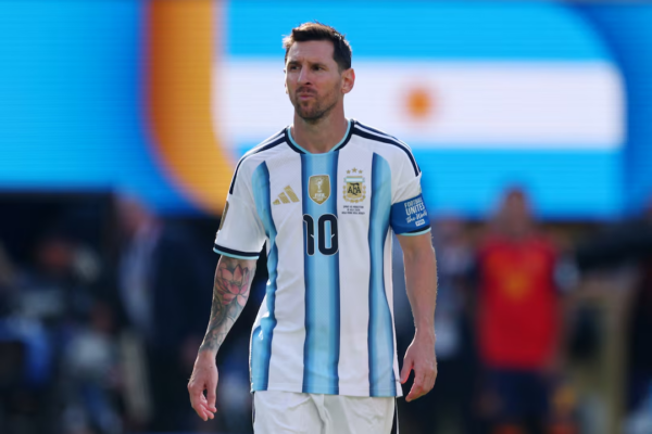 Messi tërhiqet nga kombëtarja e Argjentinës: Më bindi vdekja e babait tim