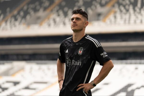 Rashica në rrezik te Besiktasi, një transferim mund t’i hapë rrugën largimit të tij