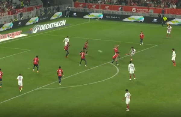 Magjia e Vitinha-s dhe Marquinhos shpëtojnë PSG-në në frymën e fundit (Video)