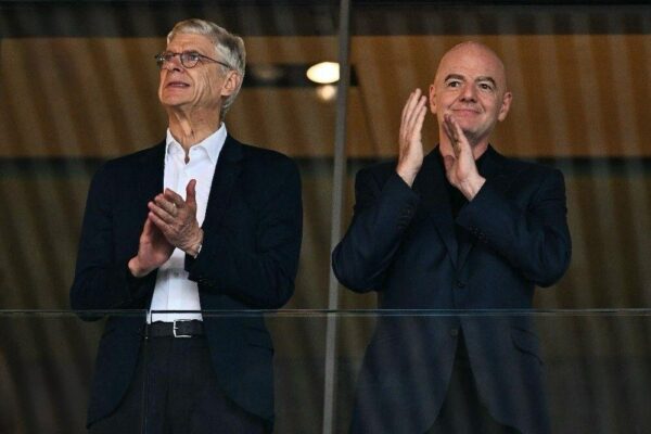 Wenger thyen heshtjen dhe distancohet nga Infantino: S’dija asgjë për planin e tij!