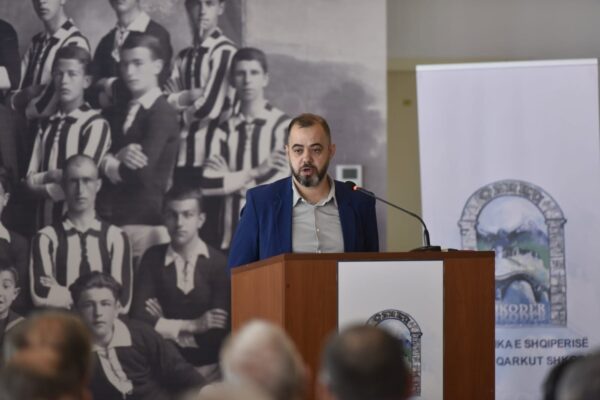 Takimi te Vllaznia, presidenti Xhaferi: Nuk jemi dele, Shkodra ka hedhur regjime!