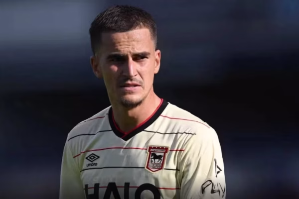 Mehmeti synon vetëm Premierligën, refuzon ofertat nga Championship