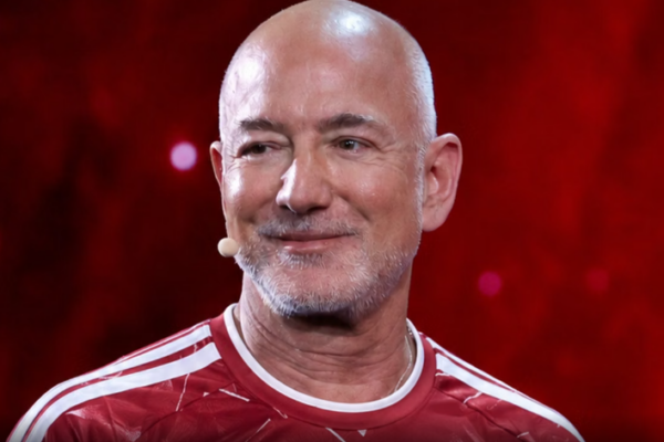 Liverpul, Jeff Bezos ka blerë zyrtarisht një pjesë të vogël të aksioneve të klubit